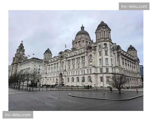 利物浦全场被动局面明显 中场控制力完全失势